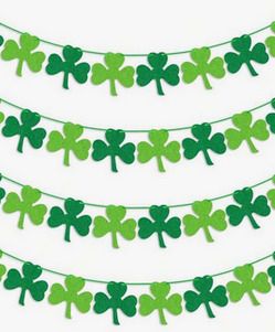 Lovely Shamrock Garland