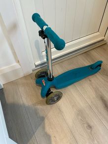 Mini Micro Deluxe Scooter
