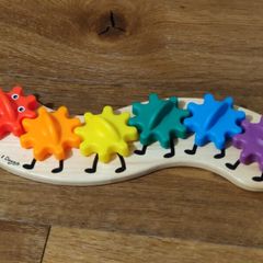 Melissa & Doug Caterpillar Gear Toy Developmental Toy Puzzle