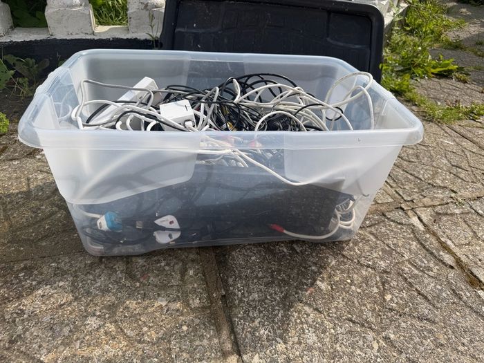 Electronics Job Lot Cables, Keyboard & Accessories