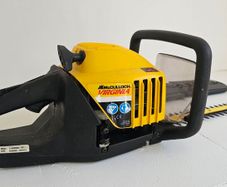 McCulloch MH 542 petrol hedge trimmer