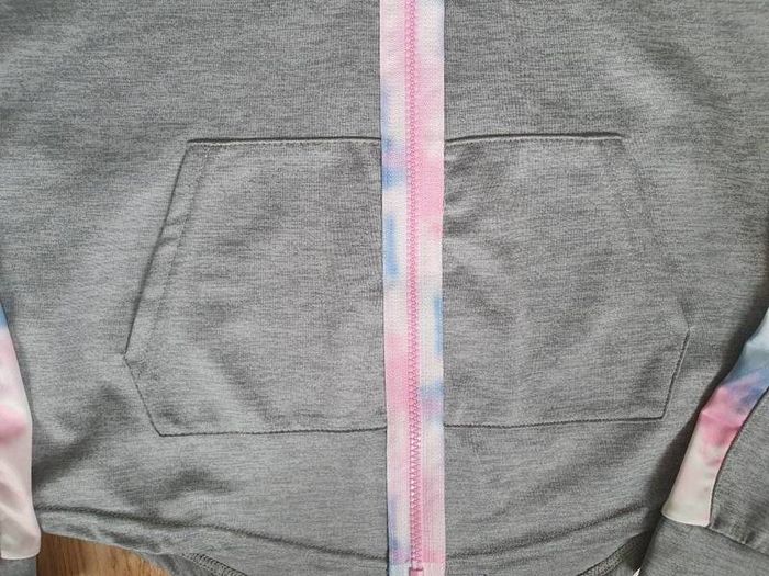 BNWT - Age 13 / 14 Years - A Beautiful Full Zipped Track Top - Lovely Detail see Pics - Original Price 14 Euro