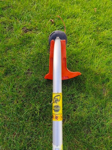 Grass strimmer