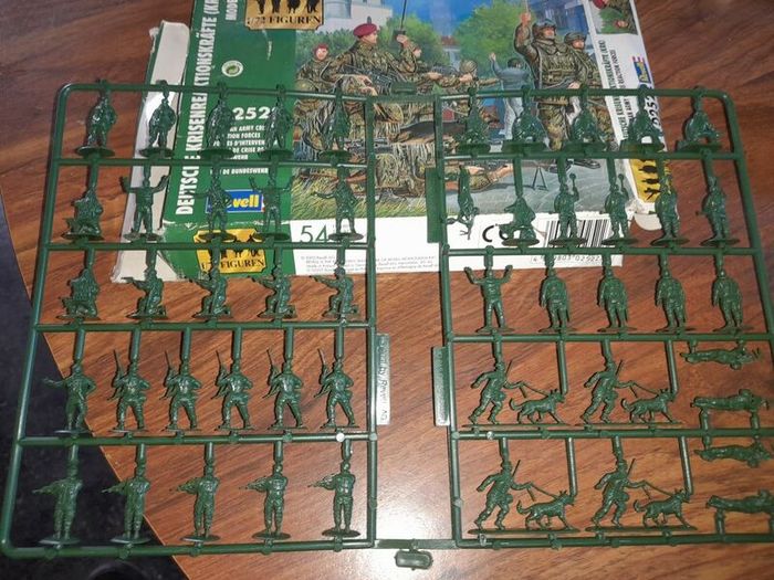 Revell German Crisis Forces 1:72