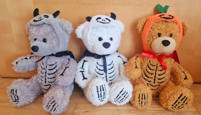 3 cute bears