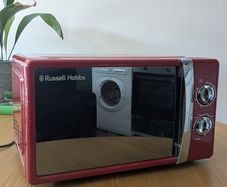 Russell Hobbs 17L Red Microwave
