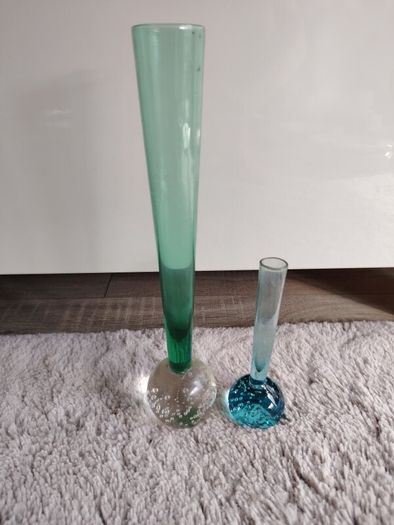 2x vintage bud vases