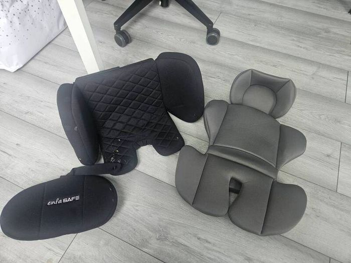 Newborn car seat inserts