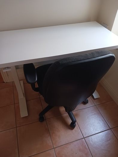 Standing desk