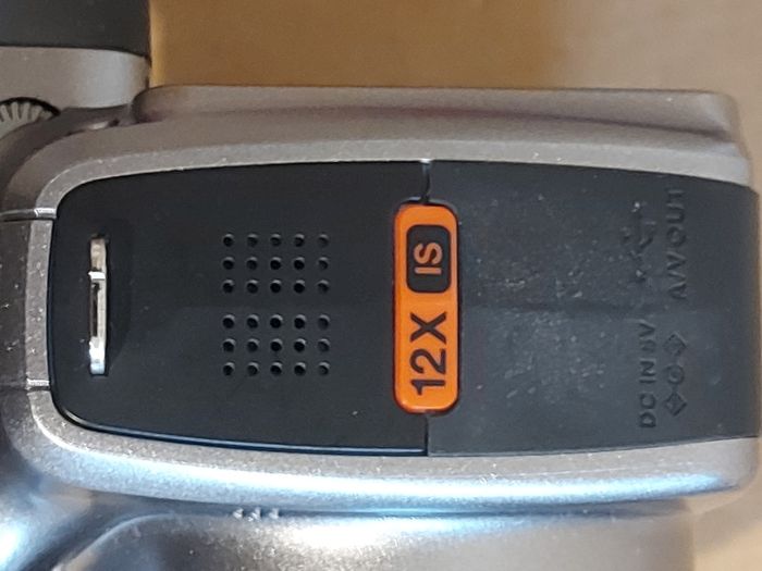 Schneider-KREUZNACH, Variogon 35mm-430mm(Equivalent) AF 12 x Optical Zoom Digital Camera, unsure of the Model, Possibly Kodak Easyshare, no Battery or Memory Card, so cannot test, Excellent cosmetic condition