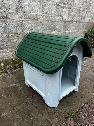 Dog kennel