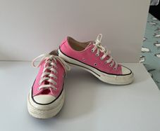 Pink converse size 4.5