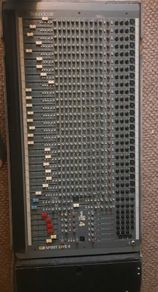 Soundcraft spirit live 24 4 2 w/case