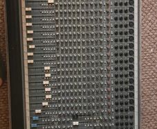 Soundcraft spirit live 24 4 2 w/case