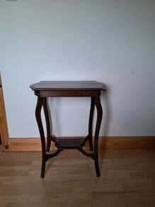 Plant stand
