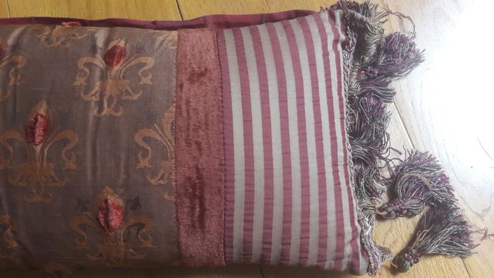 Small silk and polyester decorative cushion