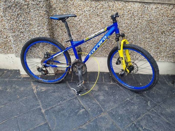 bike kids carrrera needs fixing