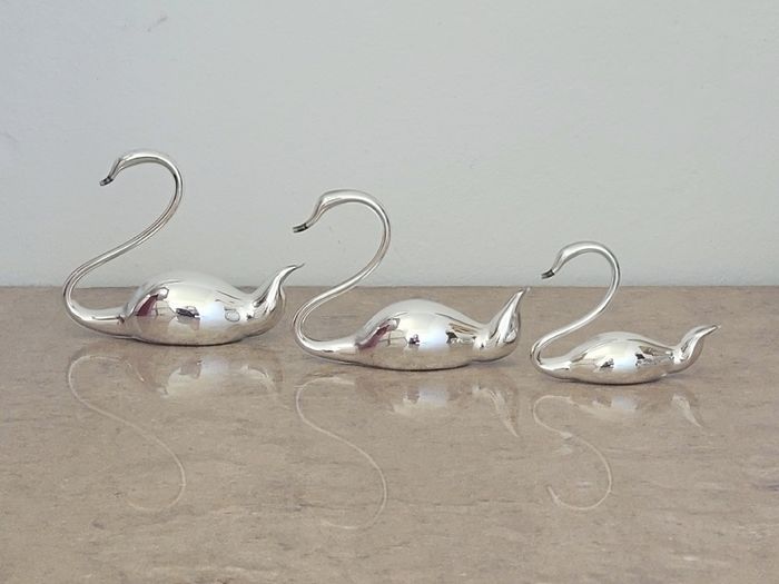 Mid-century "Bimini Lauscha" swans
