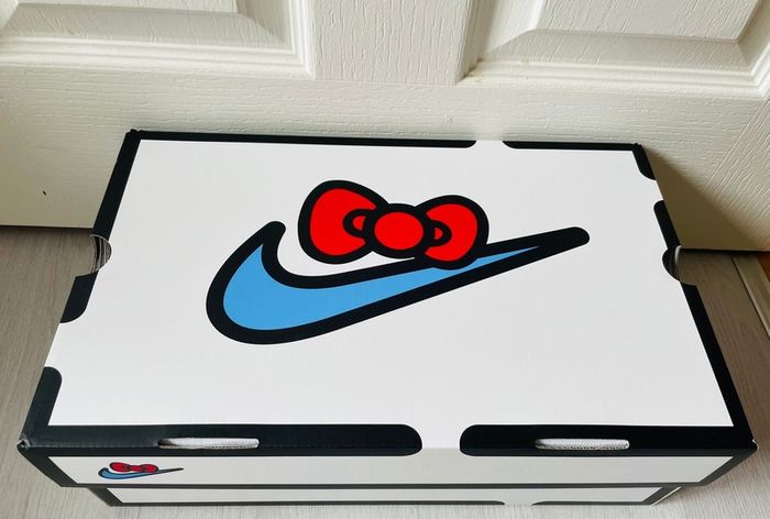 Hello Kitty X Nike Air Presto UK 11 / US 12 Deadstock