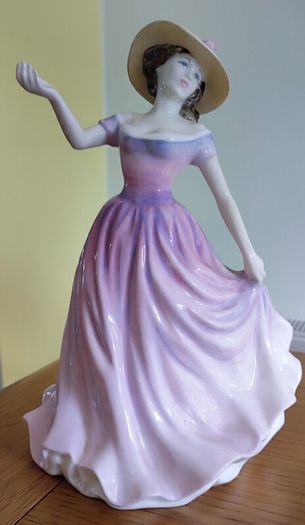 Royal Doulton 1999 Beth Hn4156 N. Pedley Design