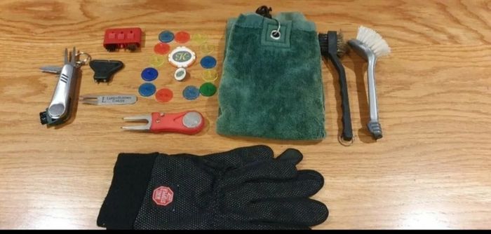 Mixed-up pitch and putt Item's