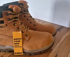 DeWalt Waterproof Workboots Brand New With Tags Size UK9