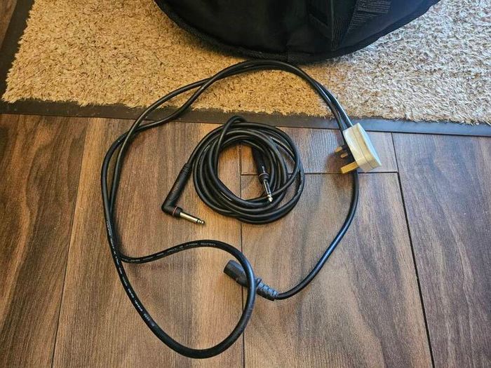Aria electric guitar with Zoom Fire-15 Amp