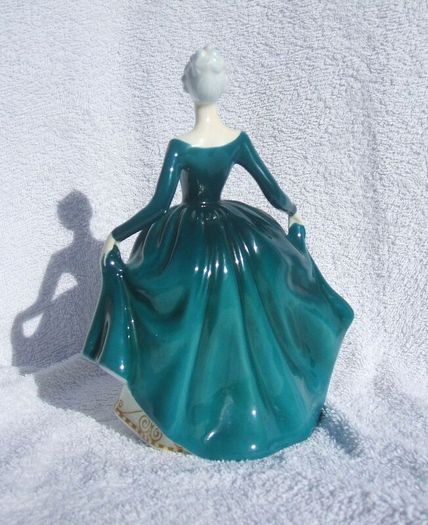 REGAL LADY (Royal Doulton HN 2709) - a finely produced figurine (1970's / 1980's). 7 5/8" (193mm) height.