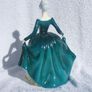 REGAL LADY (Royal Doulton HN 2709) - a finely produced figurine (1970's / 1980's). 7 5/8" (193mm) height. Image 3