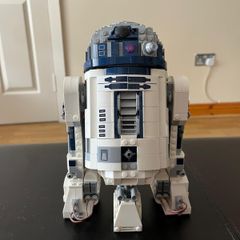 R2D2 Lego set