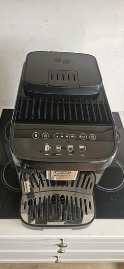 Delonghi Magnifica Evo Coffee Machine