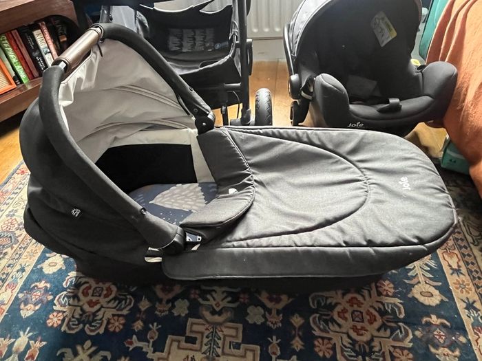 Joie Finiti Travel System Bundle with i-Level Pro Car Seat and ISOFix Base