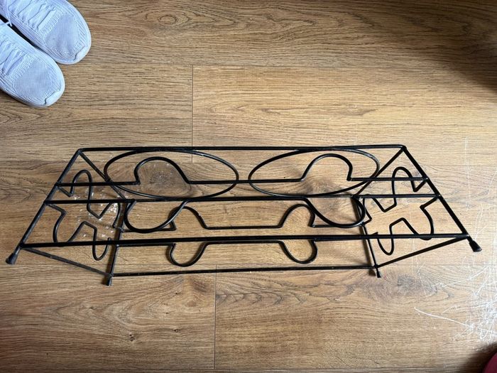 Dog bowl stand