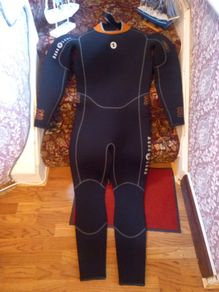 wetsuit