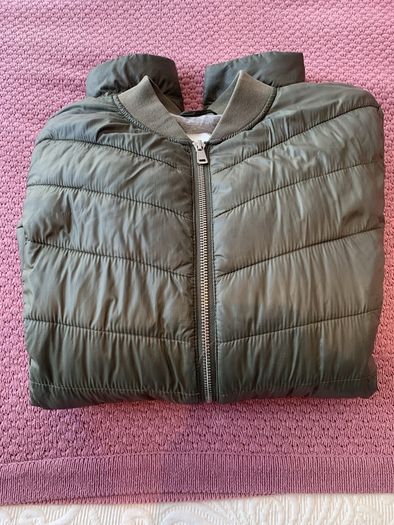 OUI light puffer jacket in dark olive green (10-12)