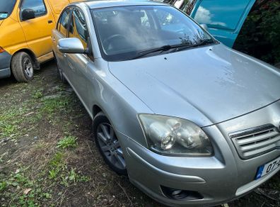 toyota avensis for parts