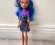 Monster High Art Class Robecca Steam Doll Used Please see photos