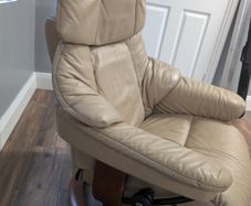 Ekornes Stressless Reno Swivel Leather Recliner