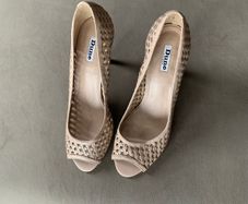 Ladies Nude Peep Toe Shoe - Brand New