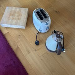 kettle Toaster wooden chopping board