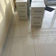Bedside lockers