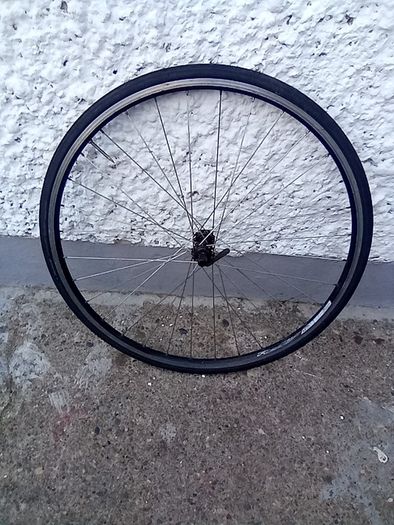 Road bike front wheel 700x25 c