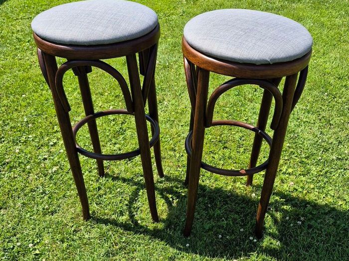 Pair of Vintage Thonet Style Bentwood Cafe Bar Stools Excellent Condition