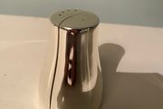 Newbridge Silverware salt and pepper canister