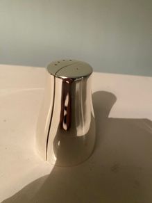 Newbridge Silverware salt and pepper canister