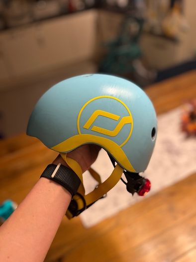 Kids helmet from Scoot and ride