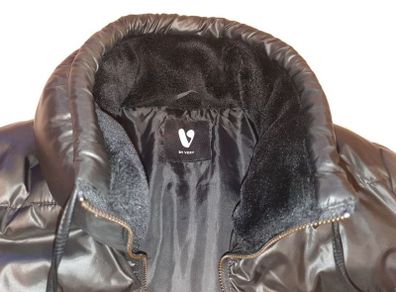 V by Very Black Jack