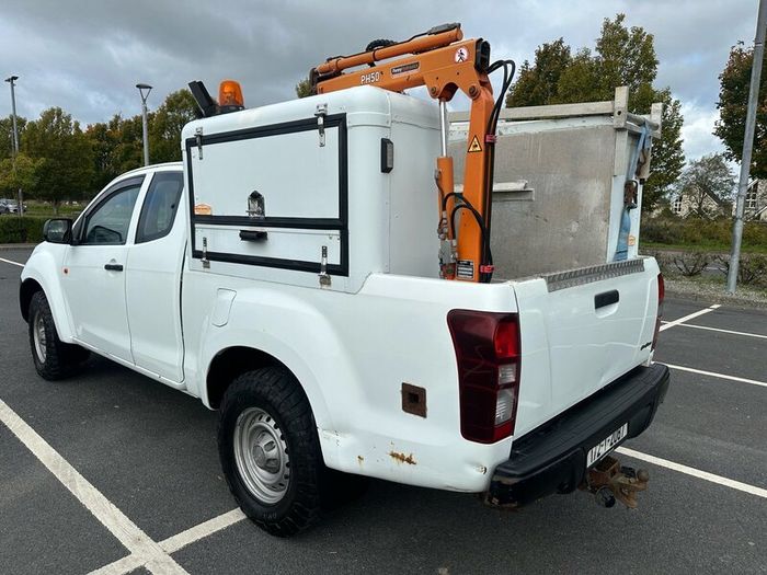 Isuzu D-Max 2.5 Diesel 4x4 Pick Up with Hi-ab