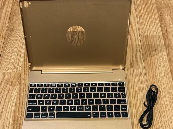 Gold iPad Keyboard Case Setup