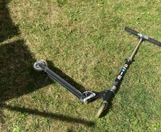 Maxi Scooter Black
